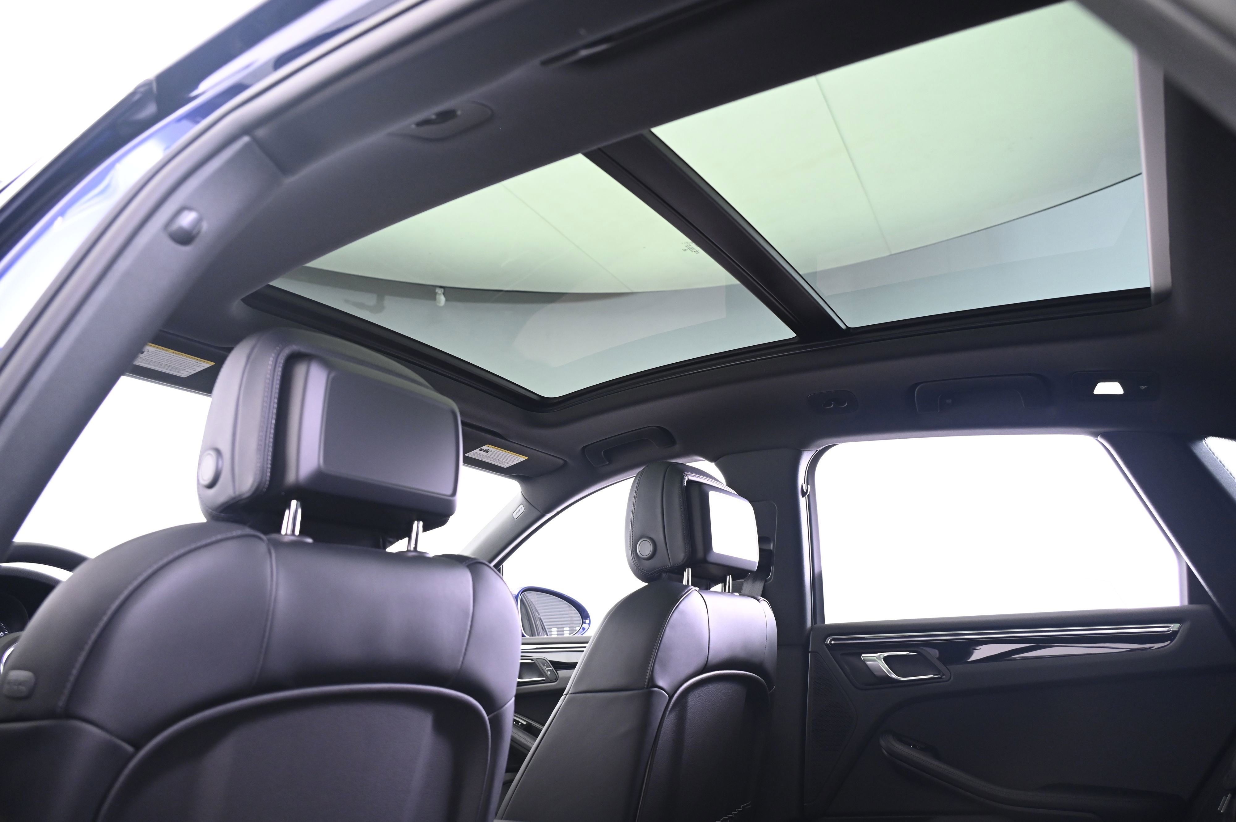 Certified 2025 Porsche Macan image 25