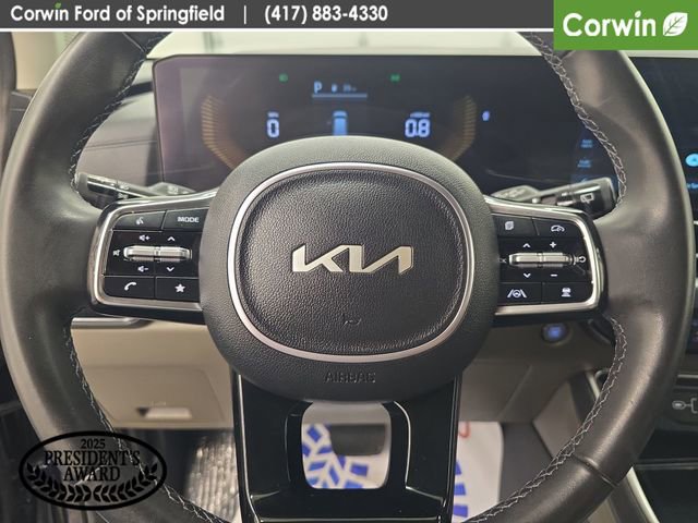 Used 2025 Kia Carnival FWD image 29
