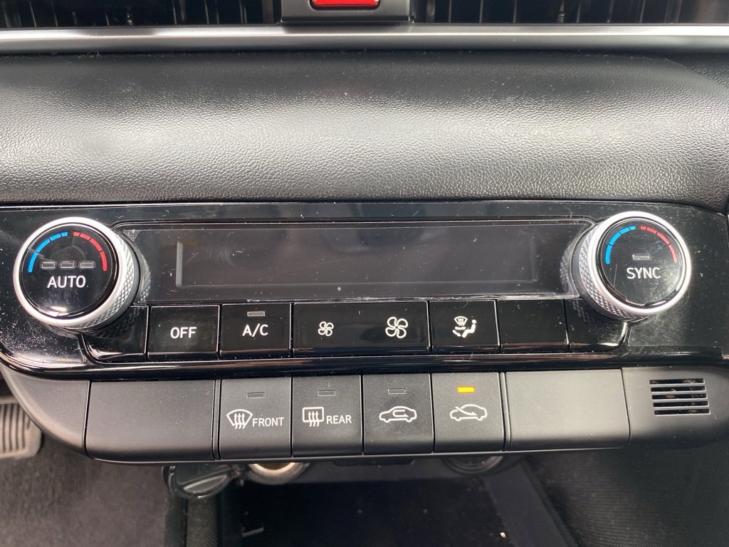 Used 2023 Hyundai Elantra SEL w/ Preferred Accessory Package image 20