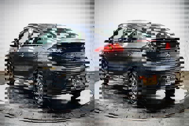 Used 2020 Hyundai Ioniq SEL image 2