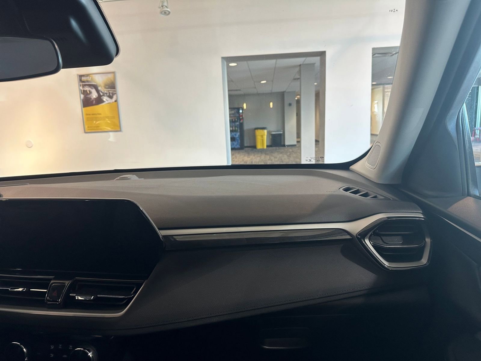 Used 2025 Chevrolet TrailBlazer LT image 33