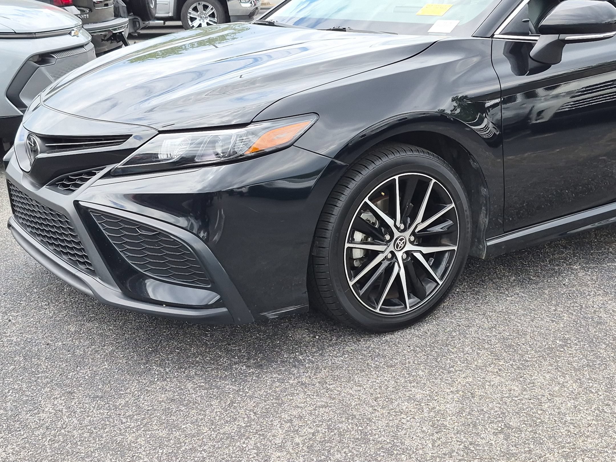 Used 2024 Toyota Camry SE FWD image 6