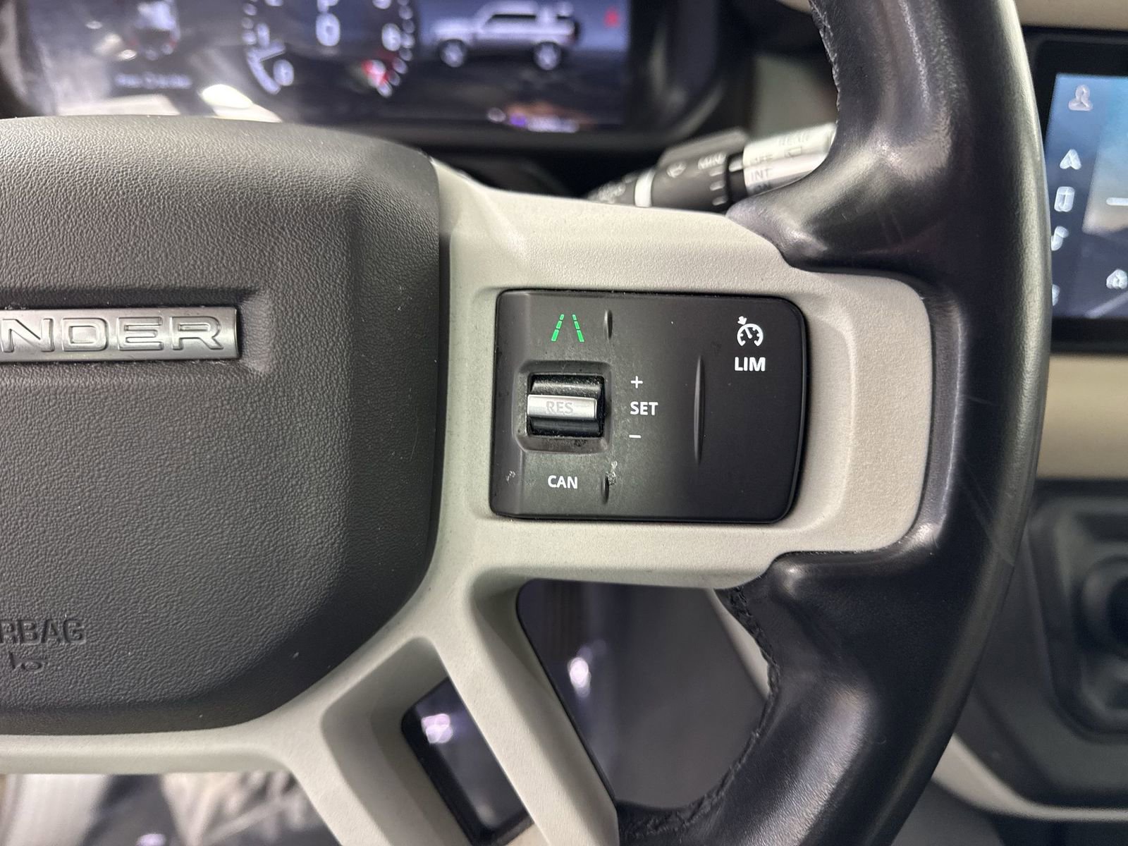 Used 2021 Land Rover Defender 110 SE image 13