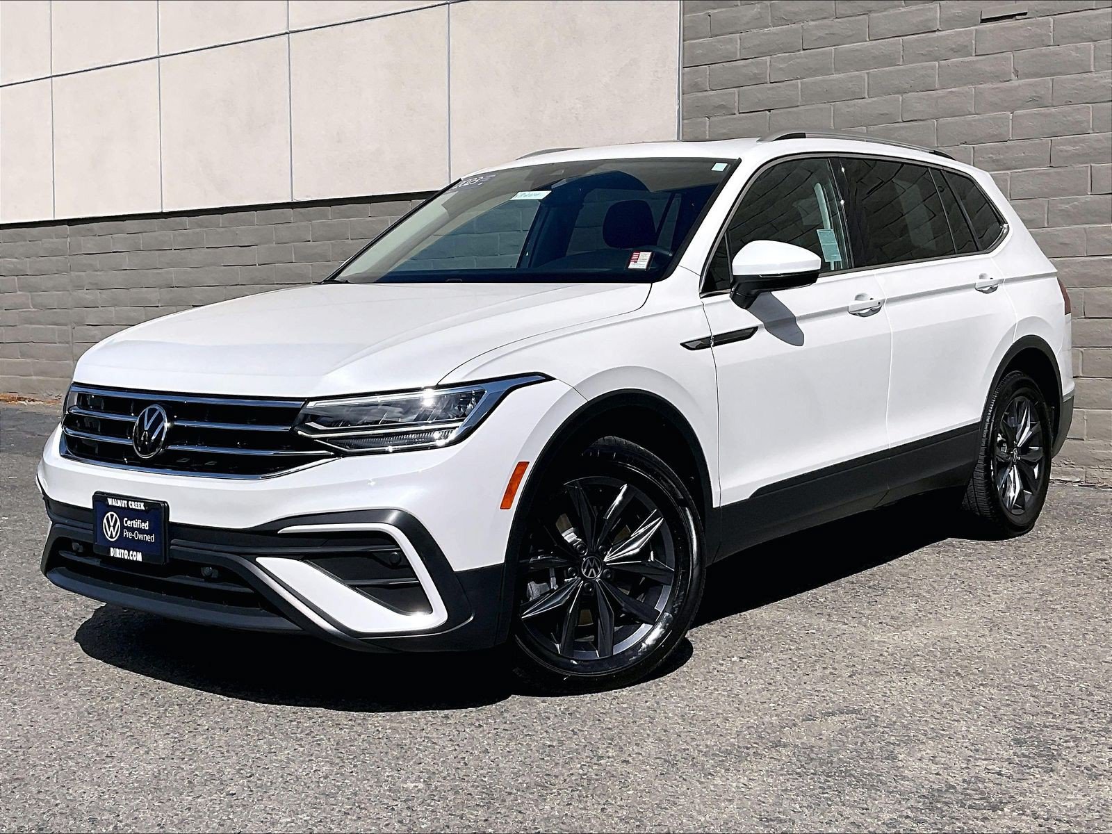 Certified 2023 Volkswagen Tiguan SE FWD image 12