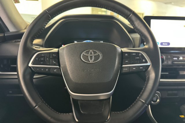 Used 2025 Toyota Grand Highlander AWD image 27