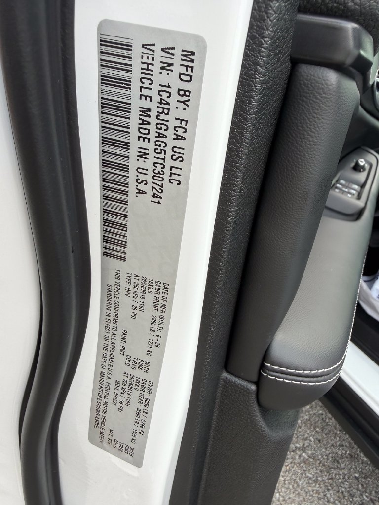New 2026 Jeep Grand Cherokee Laredo RWD image 24