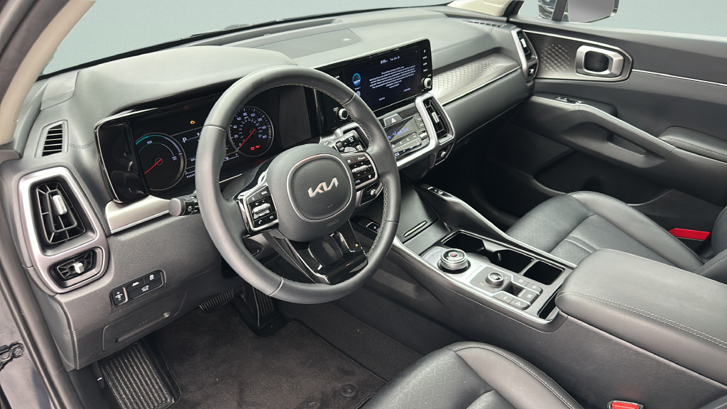 Used 2024 Kia Sorento EX AWD/4WD image 11
