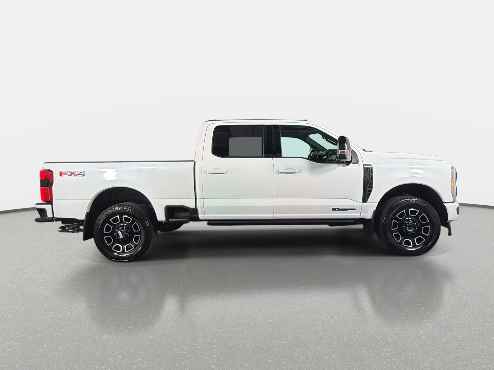 Used 2025 Ford F250 Platinum AWD/4WD image 2
