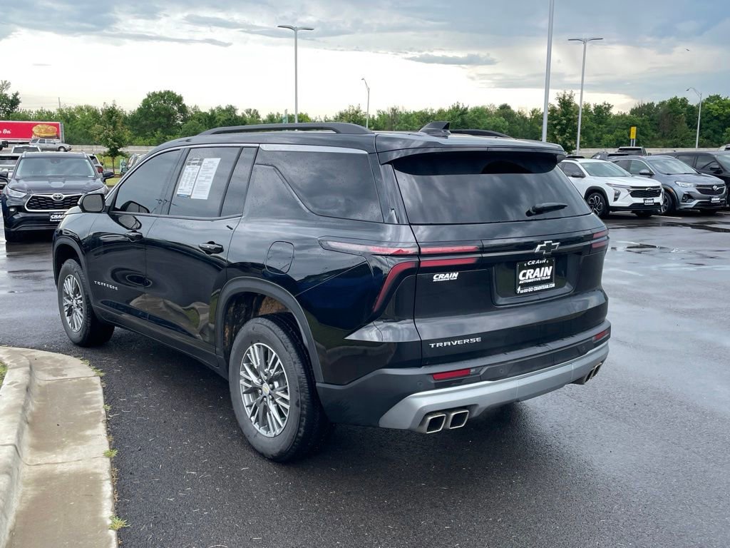Used 2025 Chevrolet Traverse LT w/ Driver Confidence Package FWD image 5