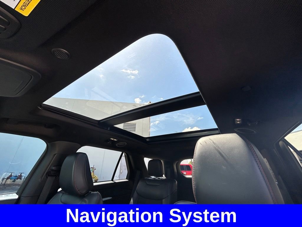 Used 2025 Ford Explorer ST-Line w/ Premium Package image 12