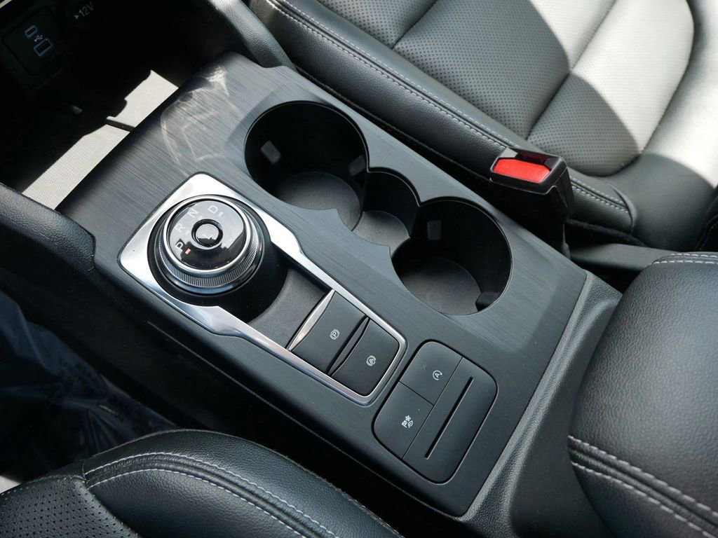 Used 2022 Ford Escape SEL w/ Technology Package image 27