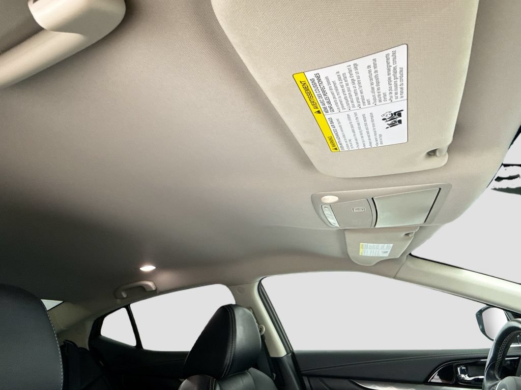 Used 2023 Nissan Maxima SV w/ Floor Mat Group FWD image 17