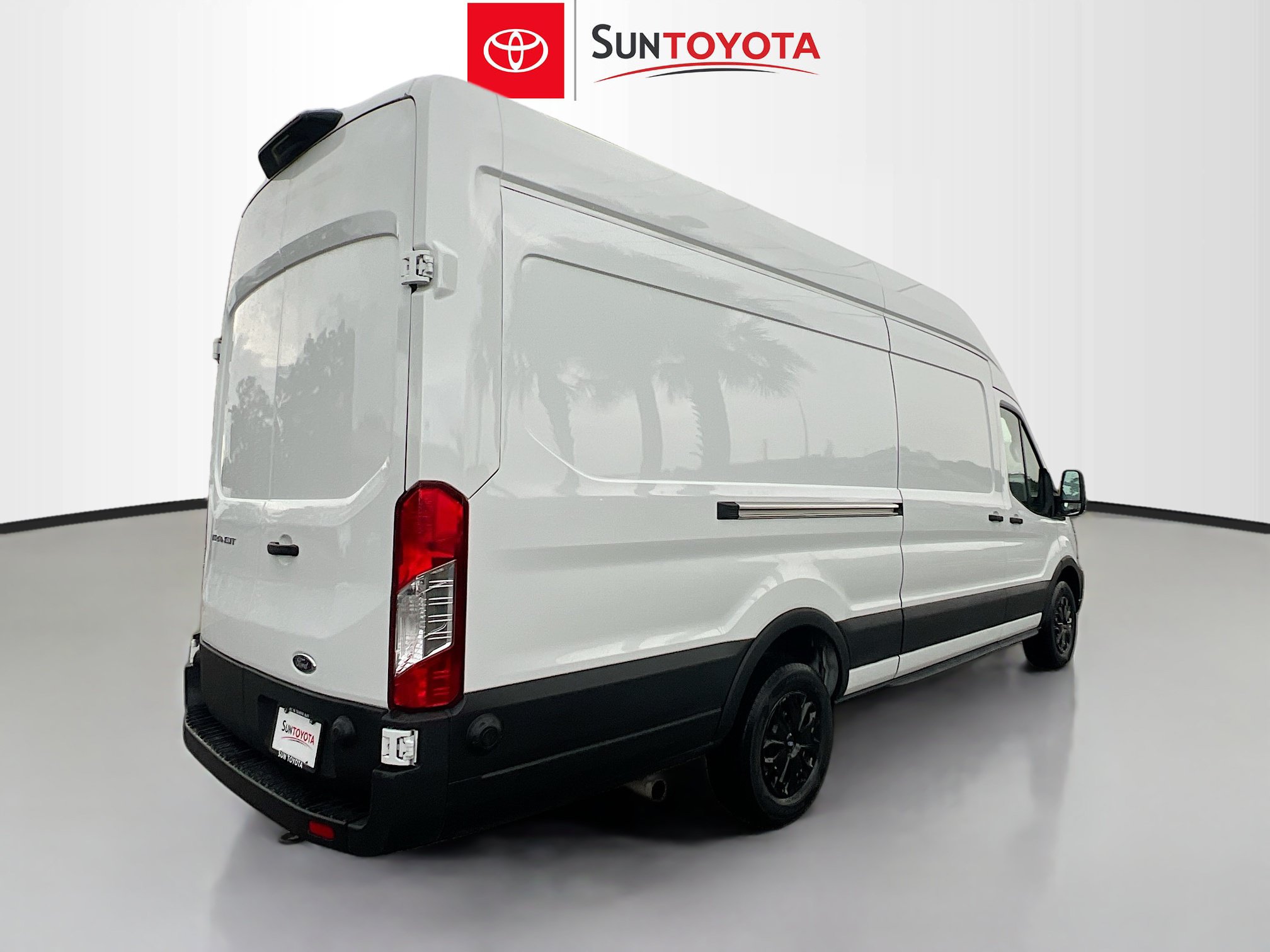 Used 2024 Ford Transit 250 148 High Roof Extended w/ Load Area Protection Package RWD image 4