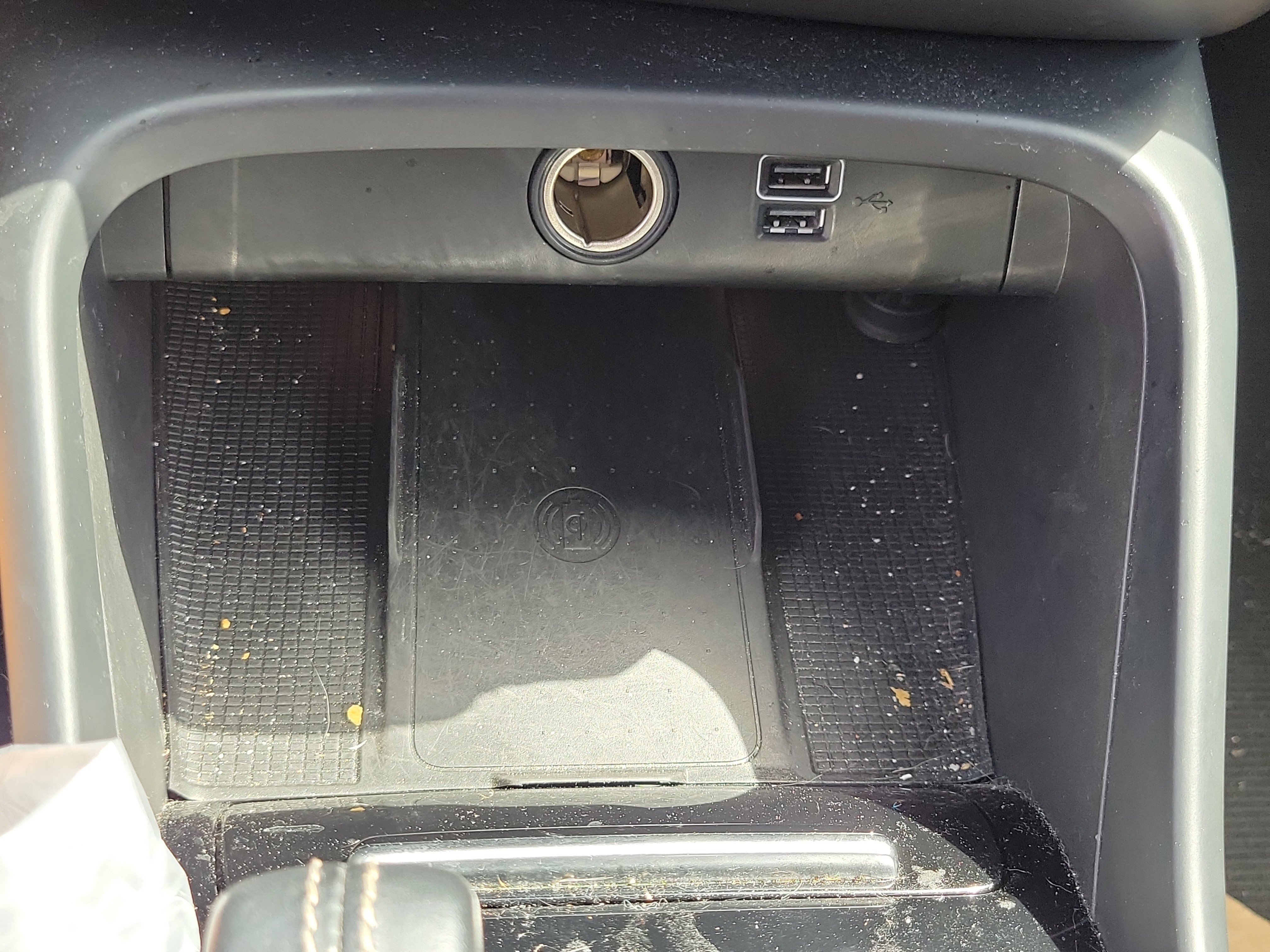 Used 2020 Volvo XC40 T4 R-Design w/ Protection Package Premier image 25