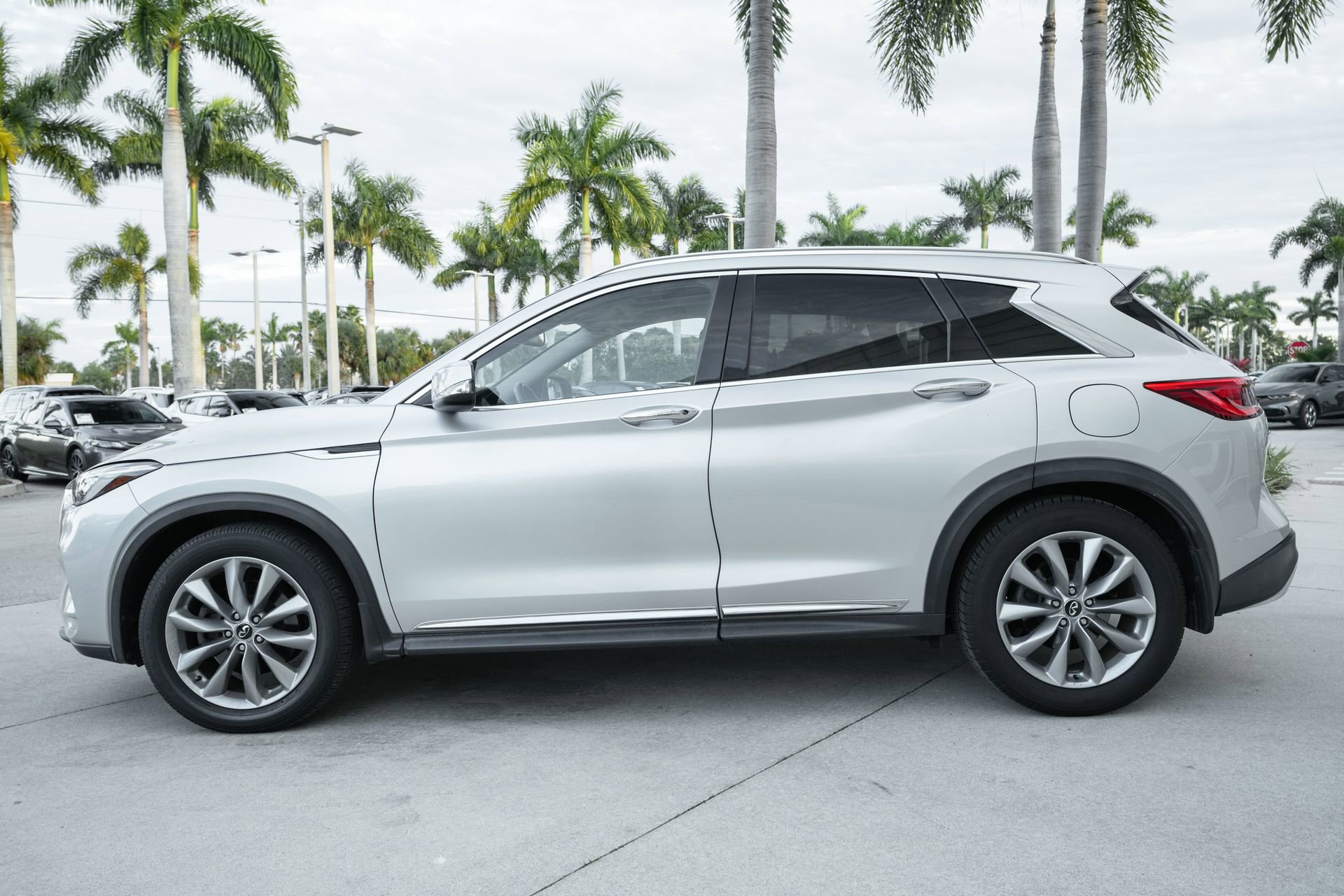 Used 2019 INFINITI QX50 Luxe w/ Navigation Package image 5