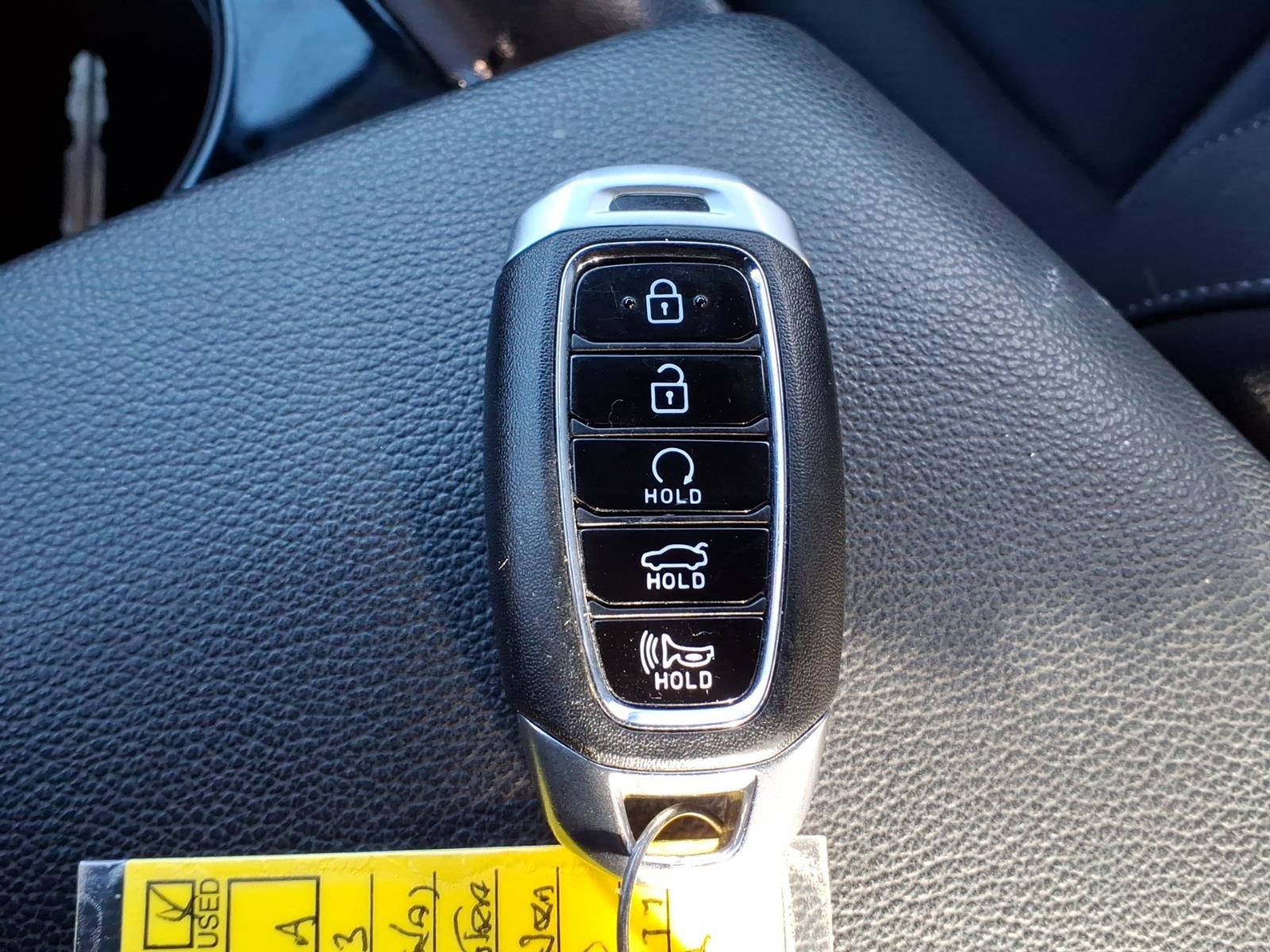 Certified 2023 Hyundai Elantra Limited image 33