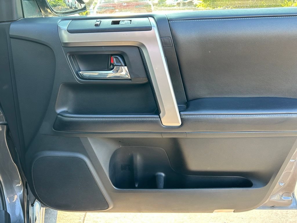 Used 2017 Toyota 4Runner Limited AWD/4WD image 30