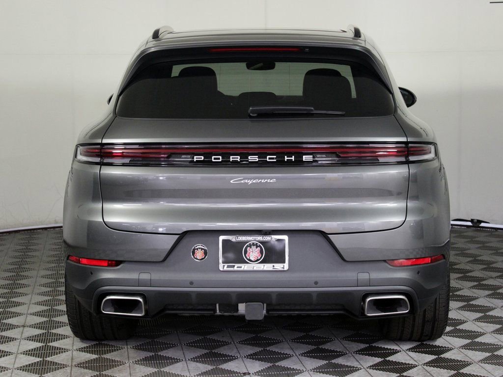 Certified 2025 Porsche Cayenne AWD/4WD image 6