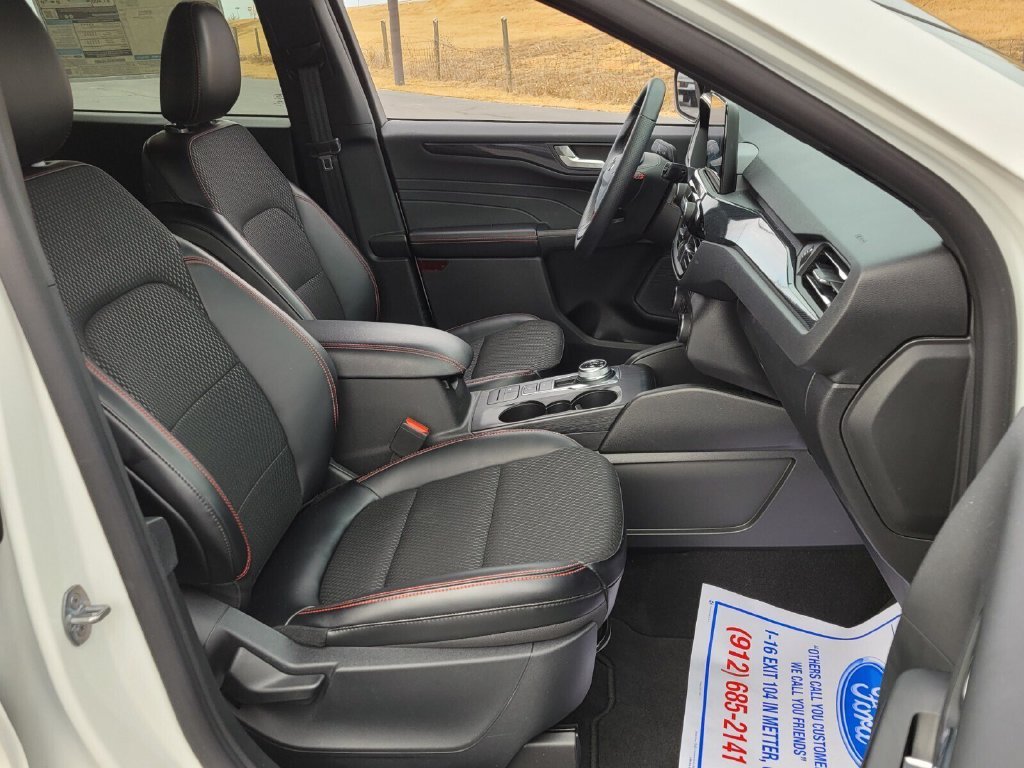 Used 2024 Ford Escape ST-Line w/ Equipment Group 301A FWD image 16