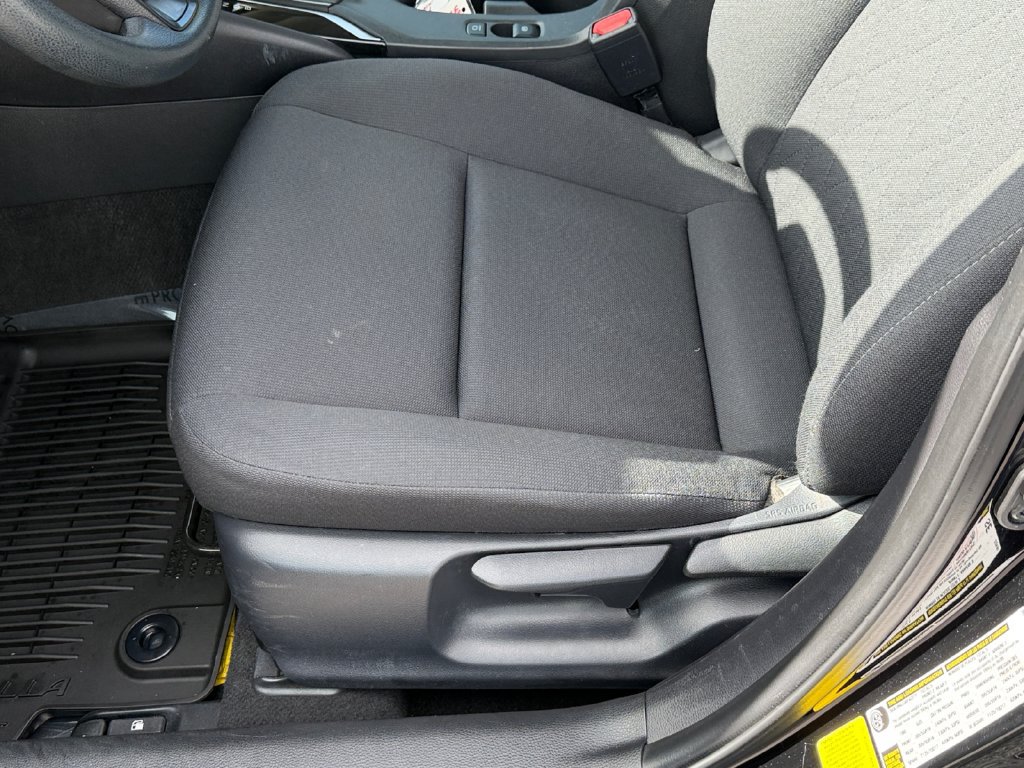 Used 2025 Toyota Corolla LE FWD image 24