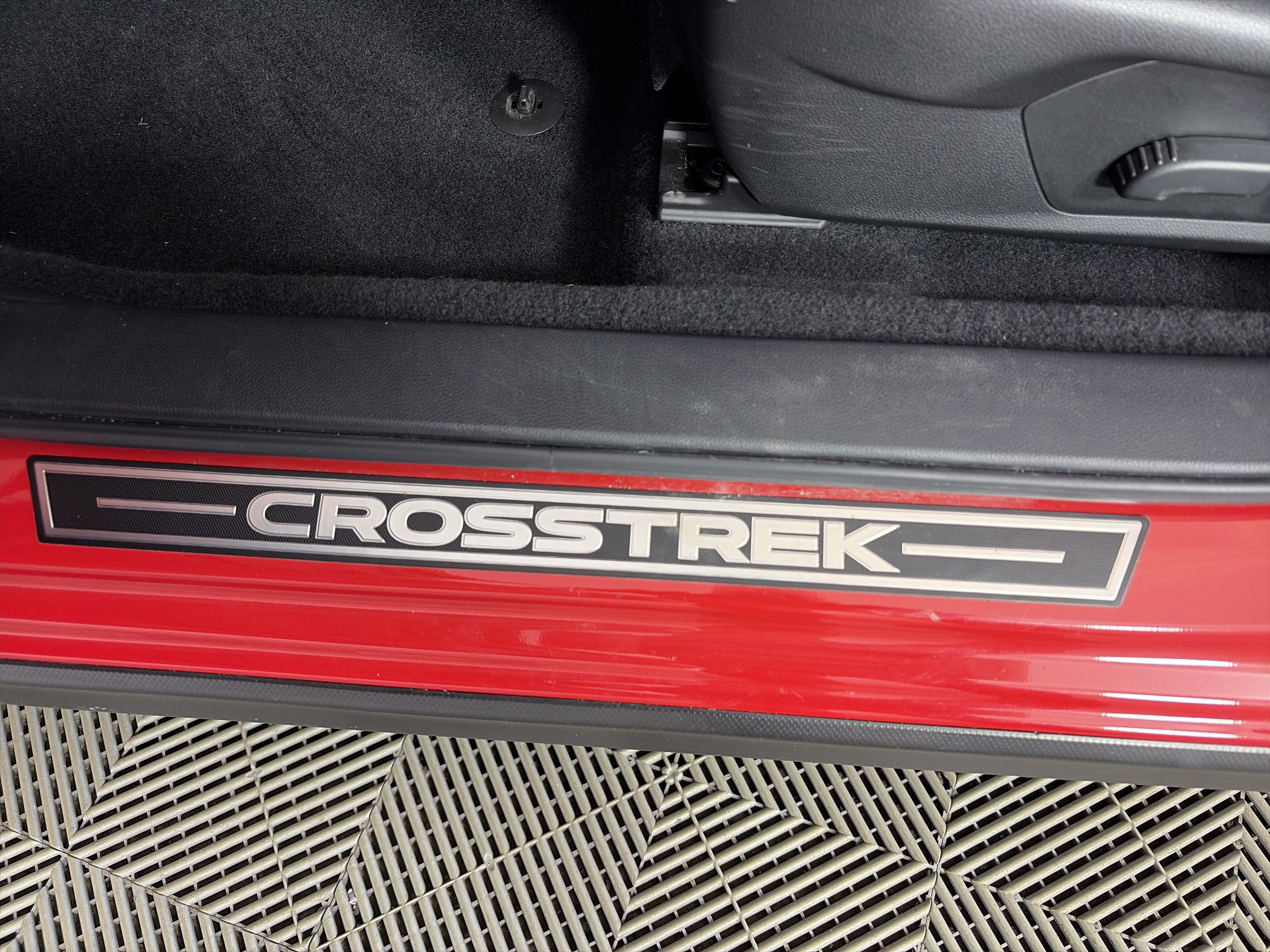 Used 2024 Subaru Crosstrek 2.0i Premium AWD/4WD image 17