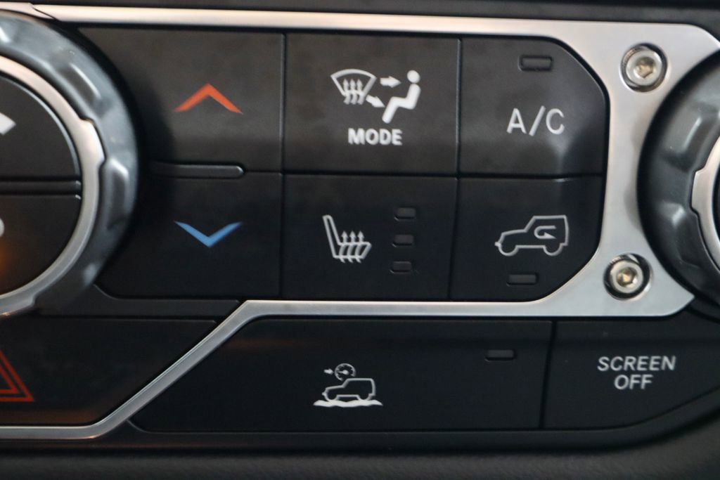 Used 2025 Jeep Wrangler Unlimited Sahara image 4