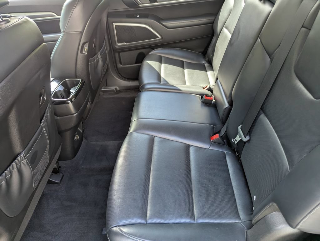 Used 2022 Kia Telluride LX AWD/4WD image 7