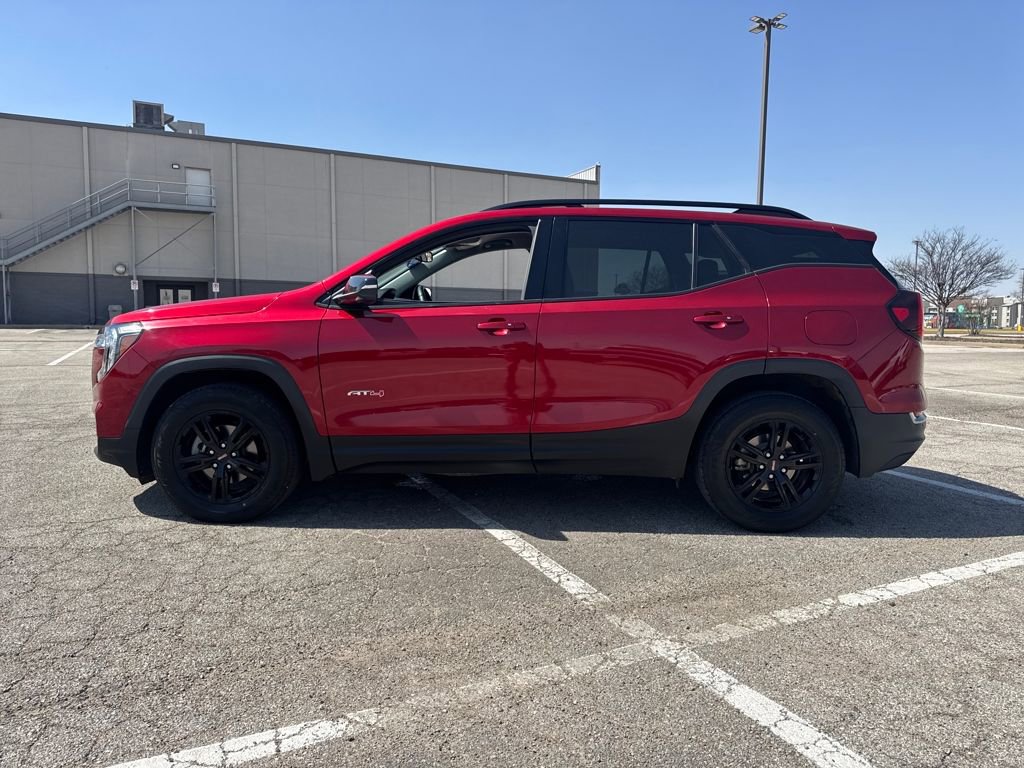 Used 2024 GMC Terrain AT4 image 3
