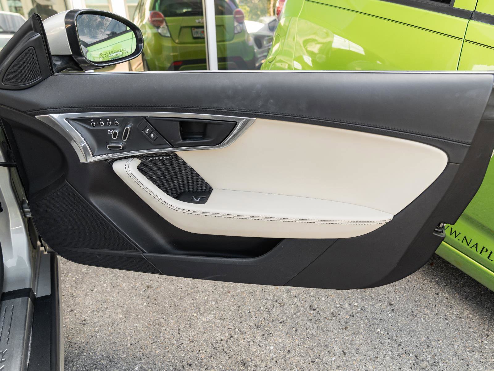 Used 2020 Jaguar F-TYPE Coupe RWD image 32