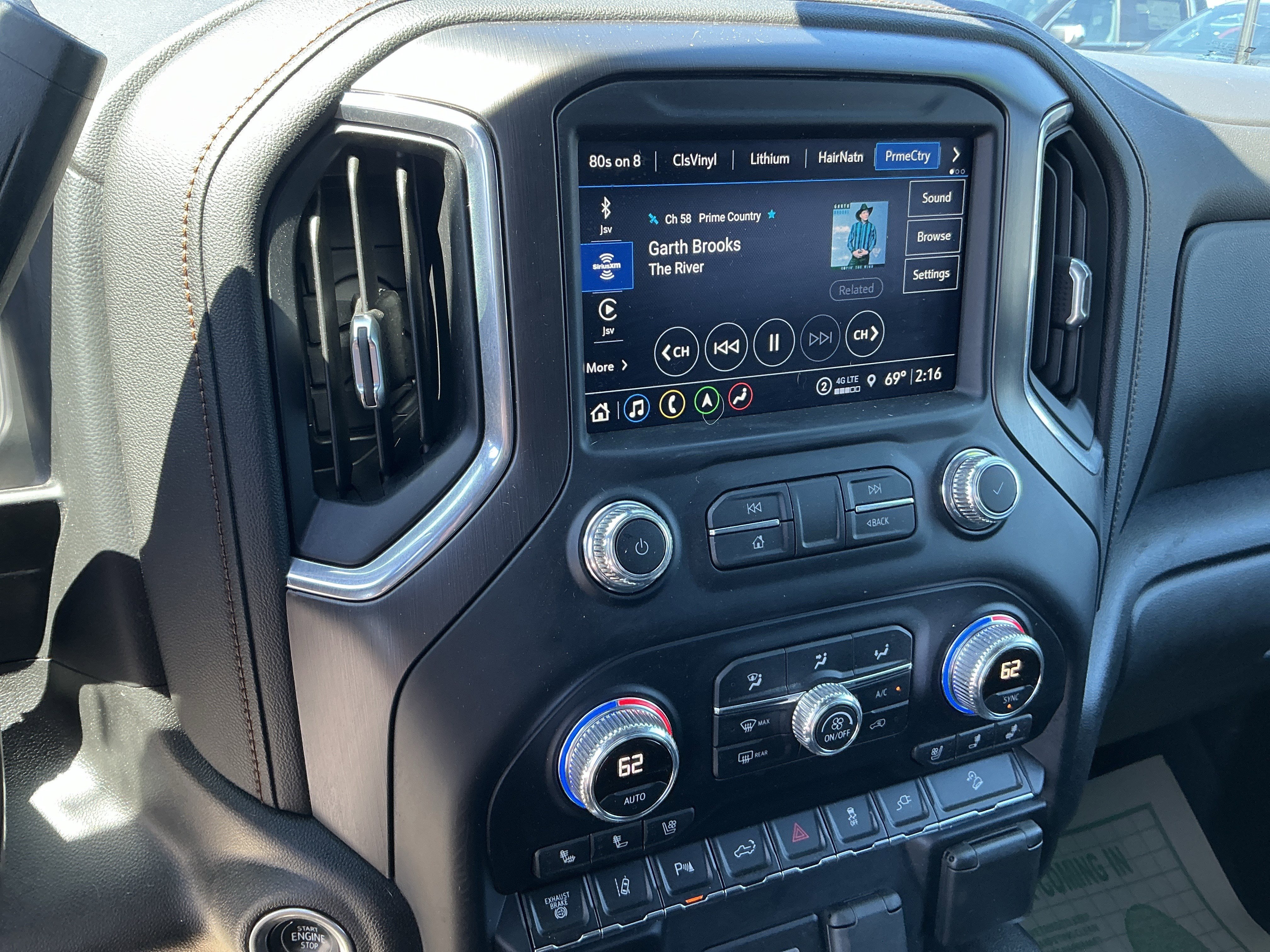 Used 2021 GMC Sierra 2500 AT4 w/ AT4 Premium Plus Package AWD/4WD image 21