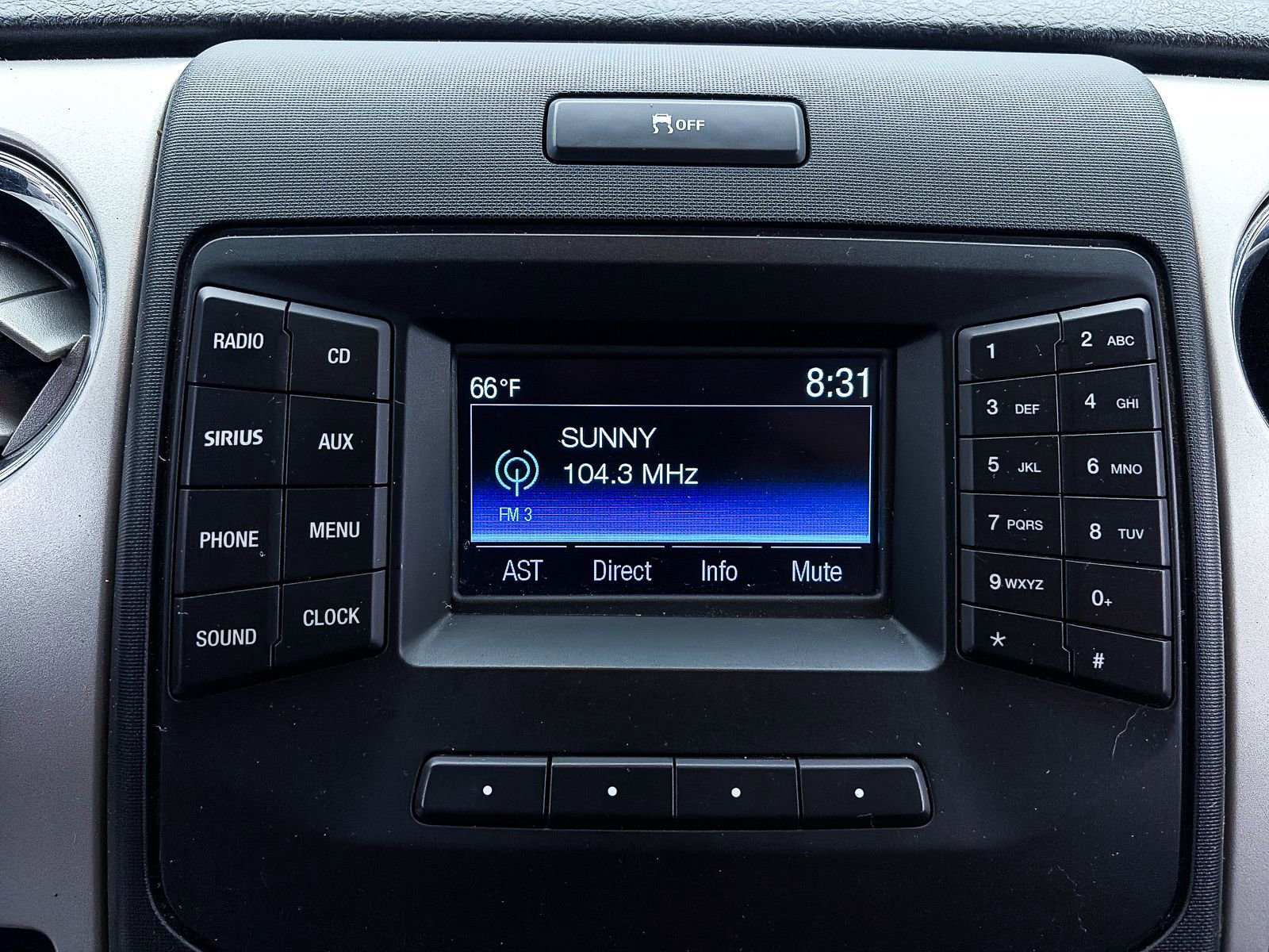 Used 2014 Ford F150 XLT w/ XLT Chrome Package image 16