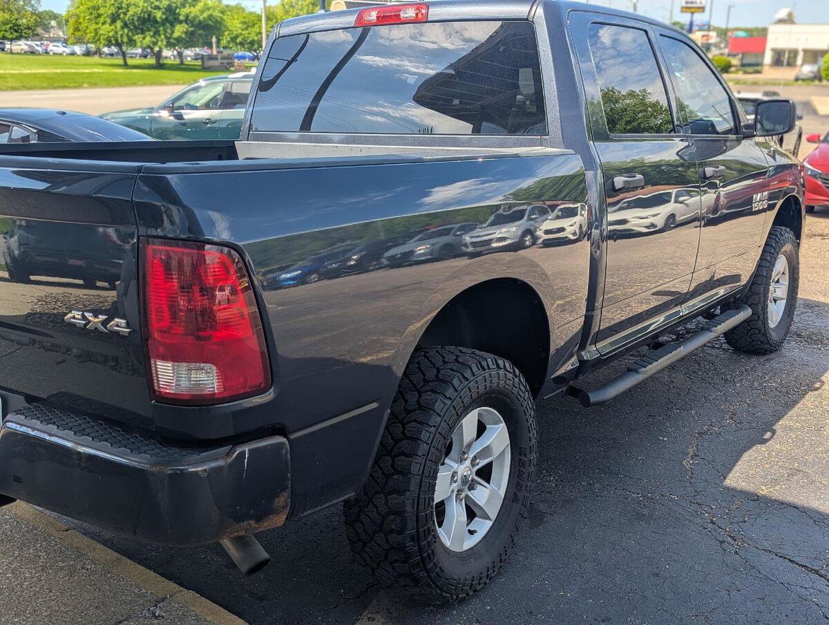 Used 2017 RAM 1500 Express AWD/4WD image 13