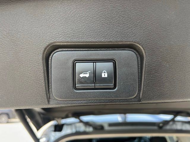 Used 2024 Nissan Rogue SV image 22