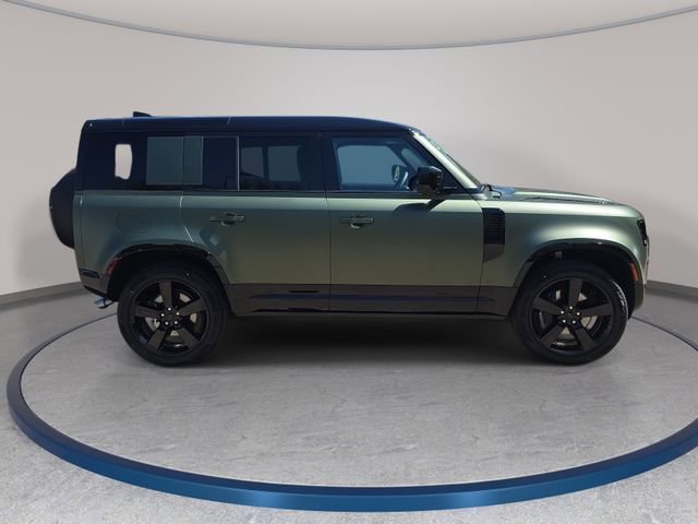 New 2026 Land Rover Defender 110 X-Dynamic SE image 4