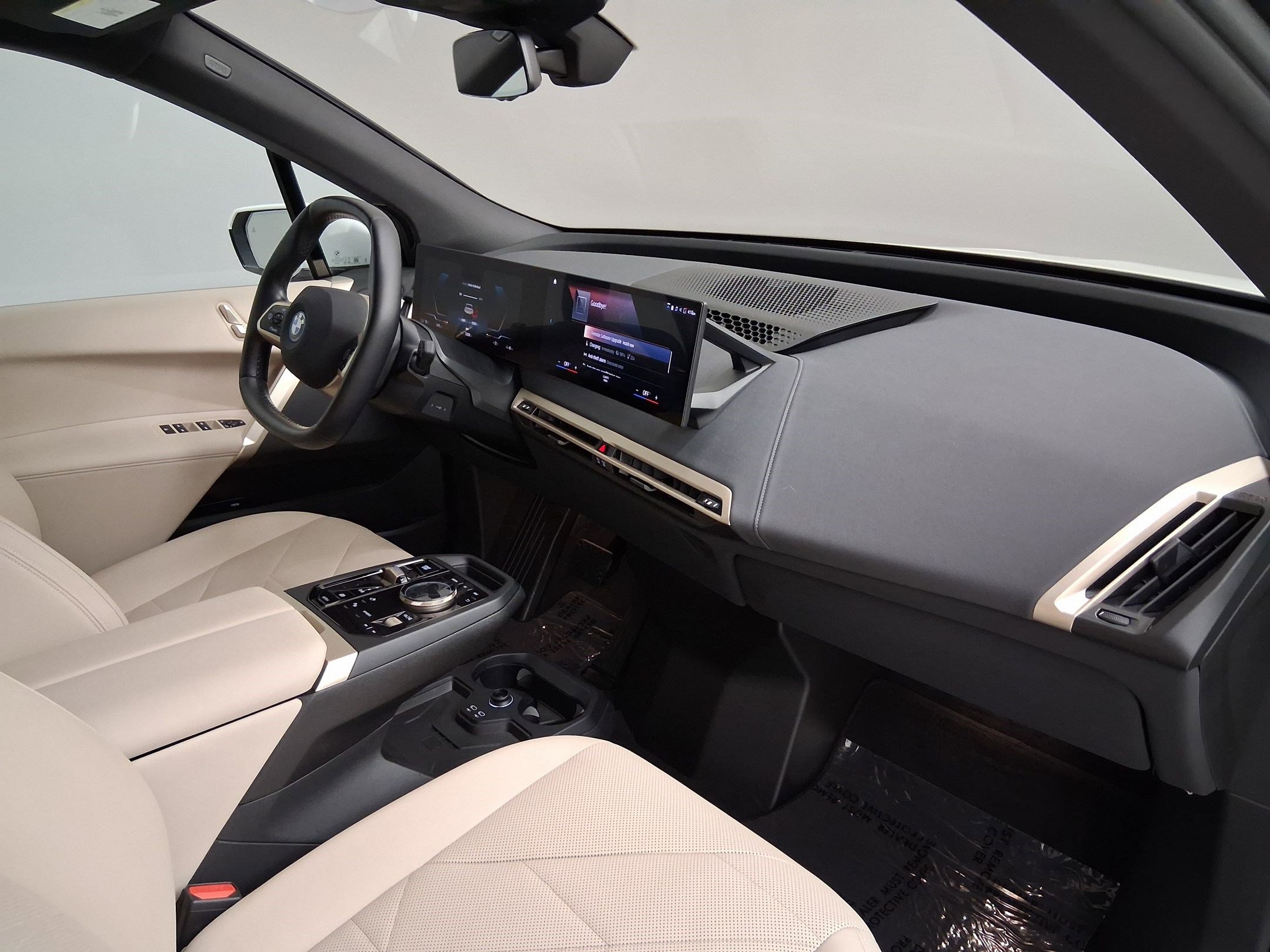 Certified 2023 BMW iX xDrive50 w/ Convenience Package image 32