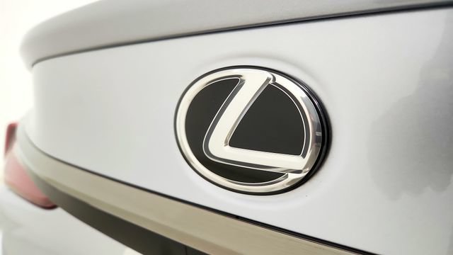 Used 2024 Lexus ES 350 F Sport w/ Accessory Package (Z2) FWD image 33