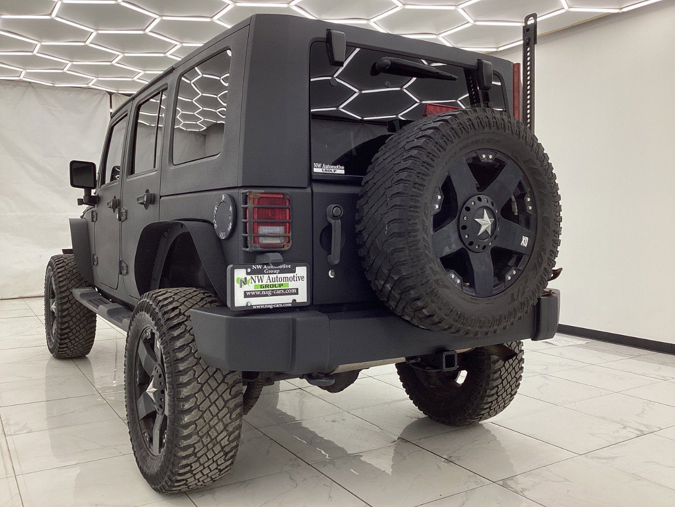 Used 2009 Jeep Wrangler Unlimited Sahara w/ Dual Top Group image 9