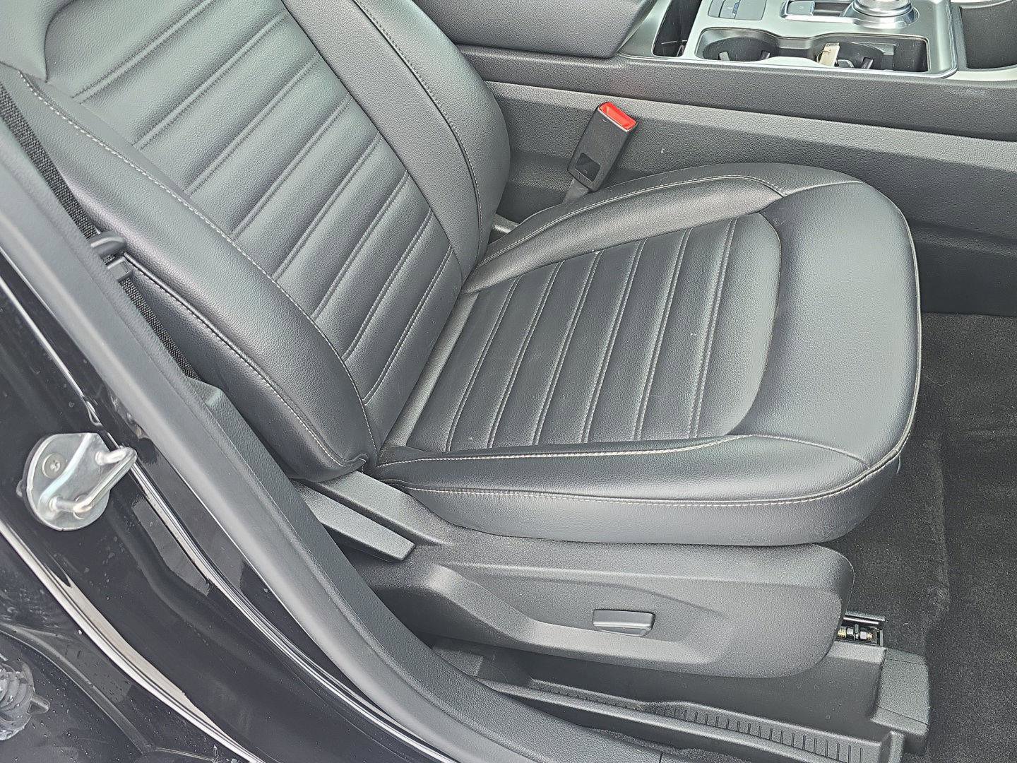 Used 2022 Ford Edge SEL w/ Convenience Package image 32