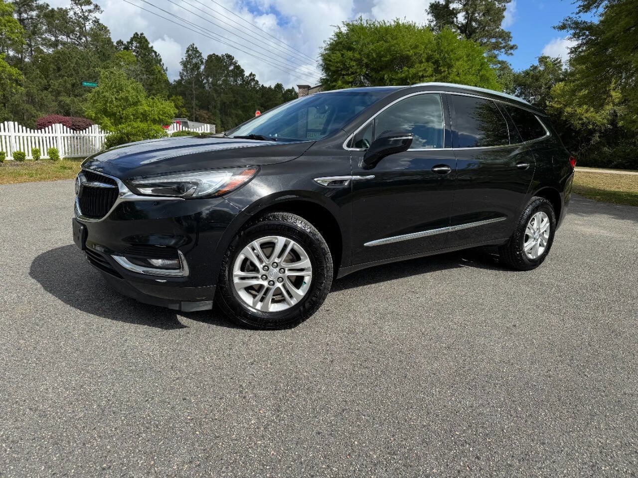 Used 2020 Buick Enclave Essence image 28