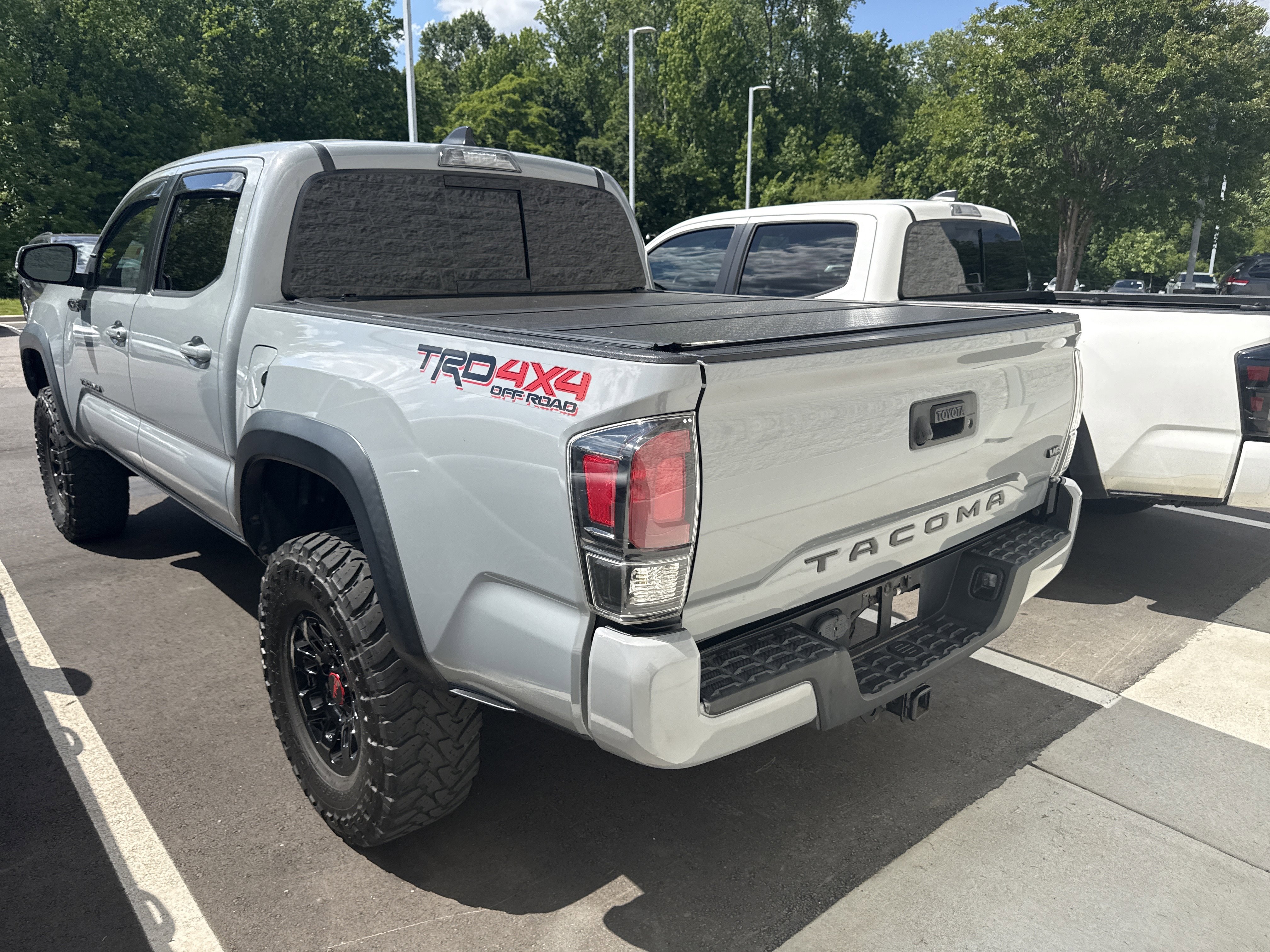 Used 2020 Toyota Tacoma TRD Off-Road AWD/4WD image 9