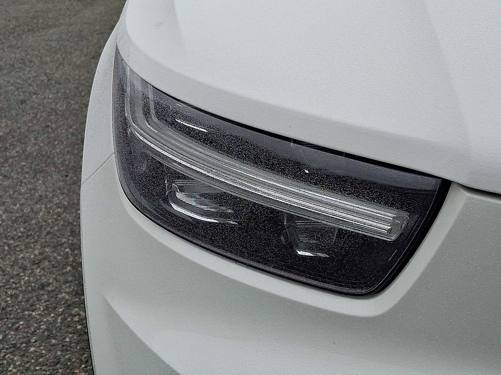 Used 2020 Volvo XC40 T5 Momentum image 9