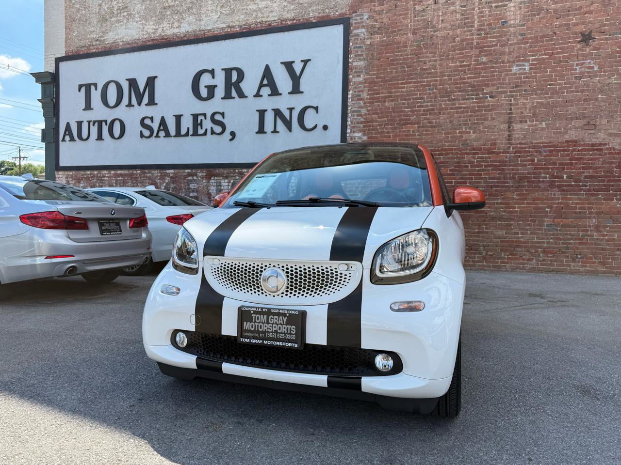 Used 2016 smart fortwo passion RWD image 1