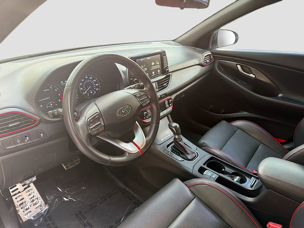 Used 2018 Hyundai Elantra GT Sport image 2