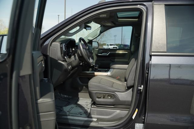 Used 2023 Chevrolet Silverado 1500 RST w/ Convenience Package II image 15