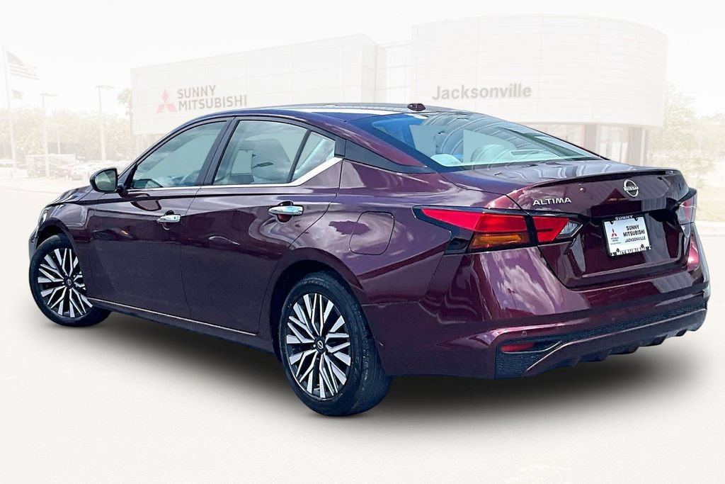 Used 2025 Nissan Altima 2.5 SV FWD image 4