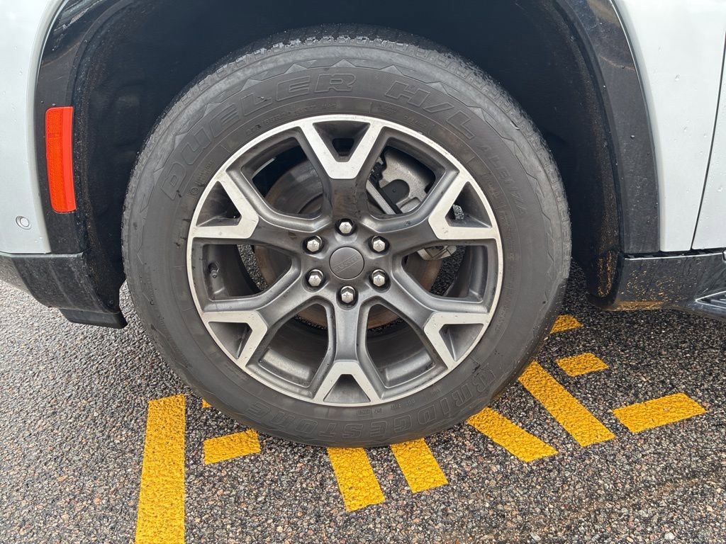 Used 2024 Jeep Wagoneer L Series III w/ Flexible Seating Group image 13