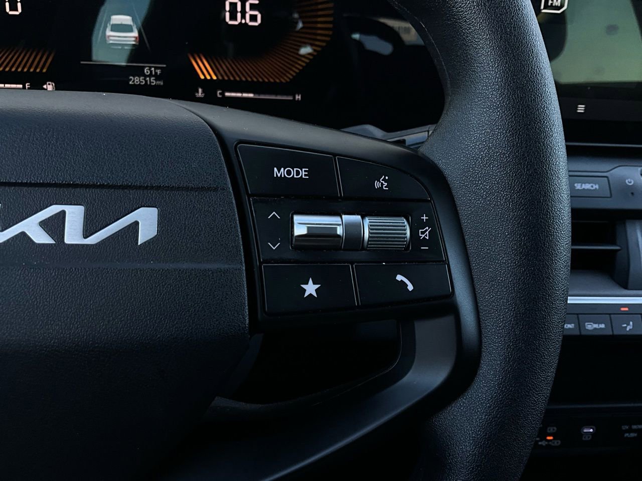 Used 2025 Kia K4 LXS image 35