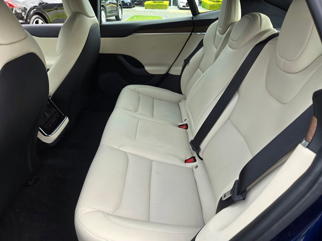 Used 2022 Tesla Model S image 12