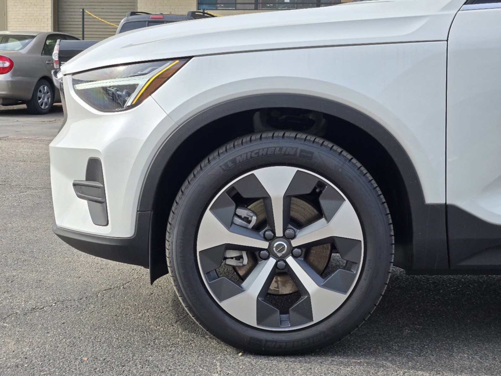 New 2025 Volvo XC40 B5 Core w/ Protection Package Premier image 11