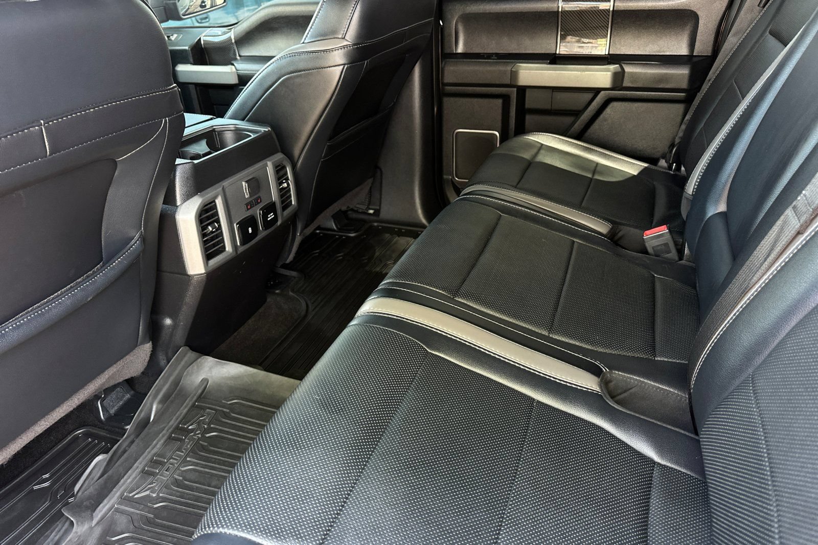 Used 2018 Ford F150 Raptor w/ Equipment Group 802A Luxury AWD/4WD image 12